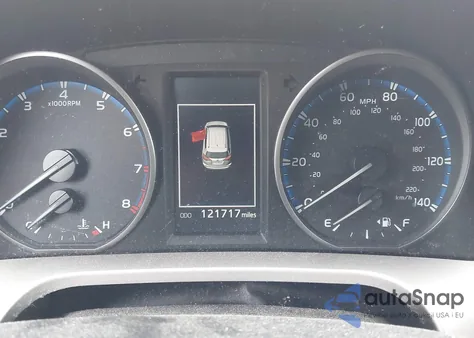 2017 Toyota Rav4 Xle z USA, uszkodzony, nr VIN JTMRFREV7HD199244